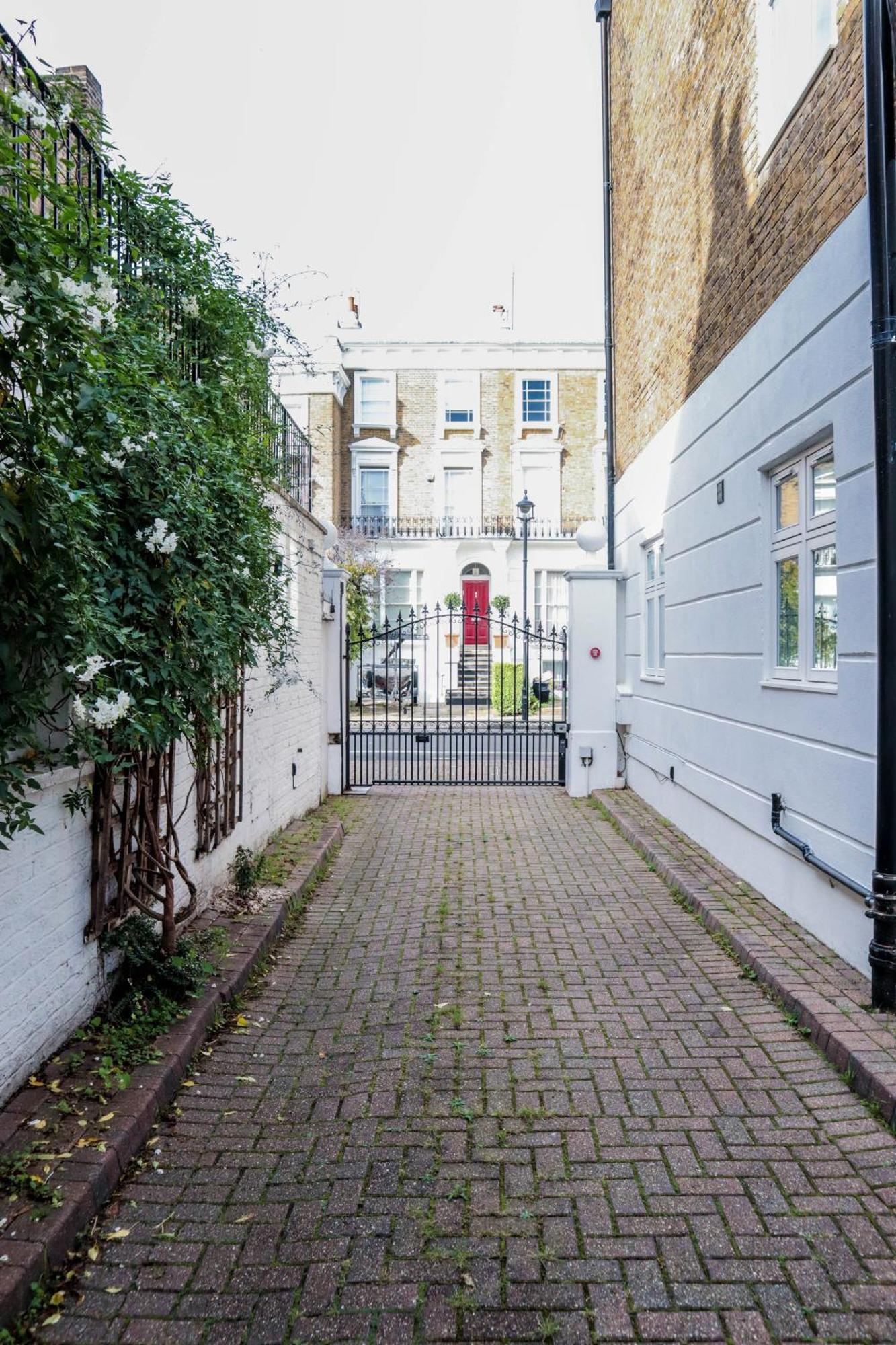 Spacious 4-bed In St.john's Wood Appartement *